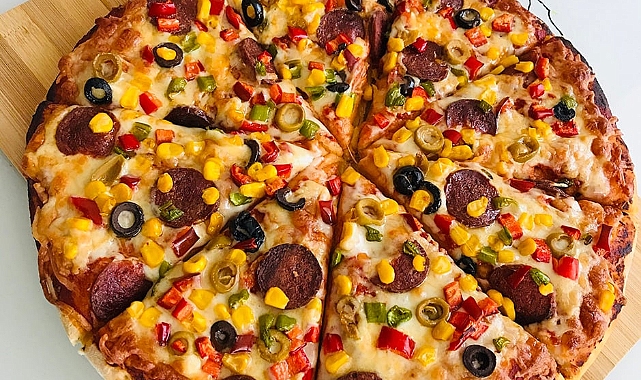 BÜYÜK BOY MAYALI KARIŞIK PİZZA